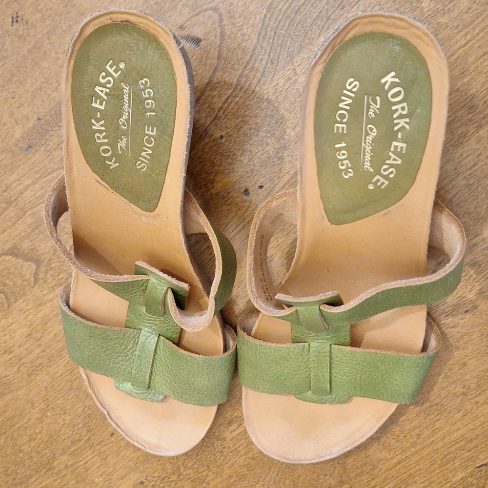 Kork-Ease Green Leather Sandals - Picture 12 of 16